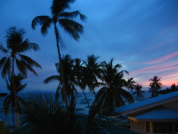 Die blaue Stunde �ber Alona Beach...
