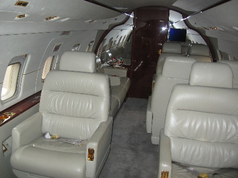 Die ger�umige Kabiene des Luxus-Jets...