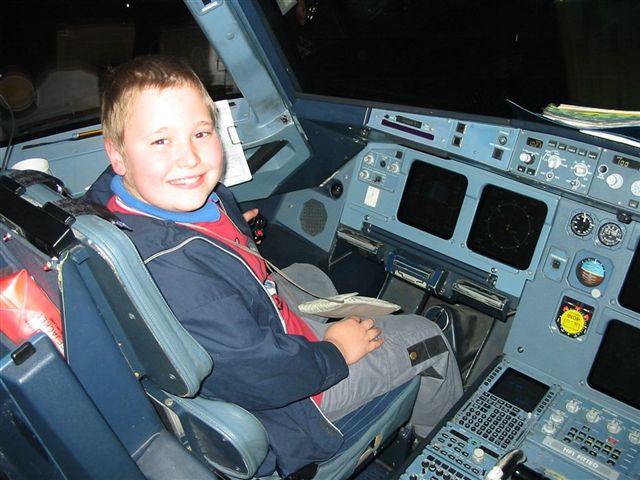 Hier bin ich im Cockpit eines Airbus 319 von British Airways...